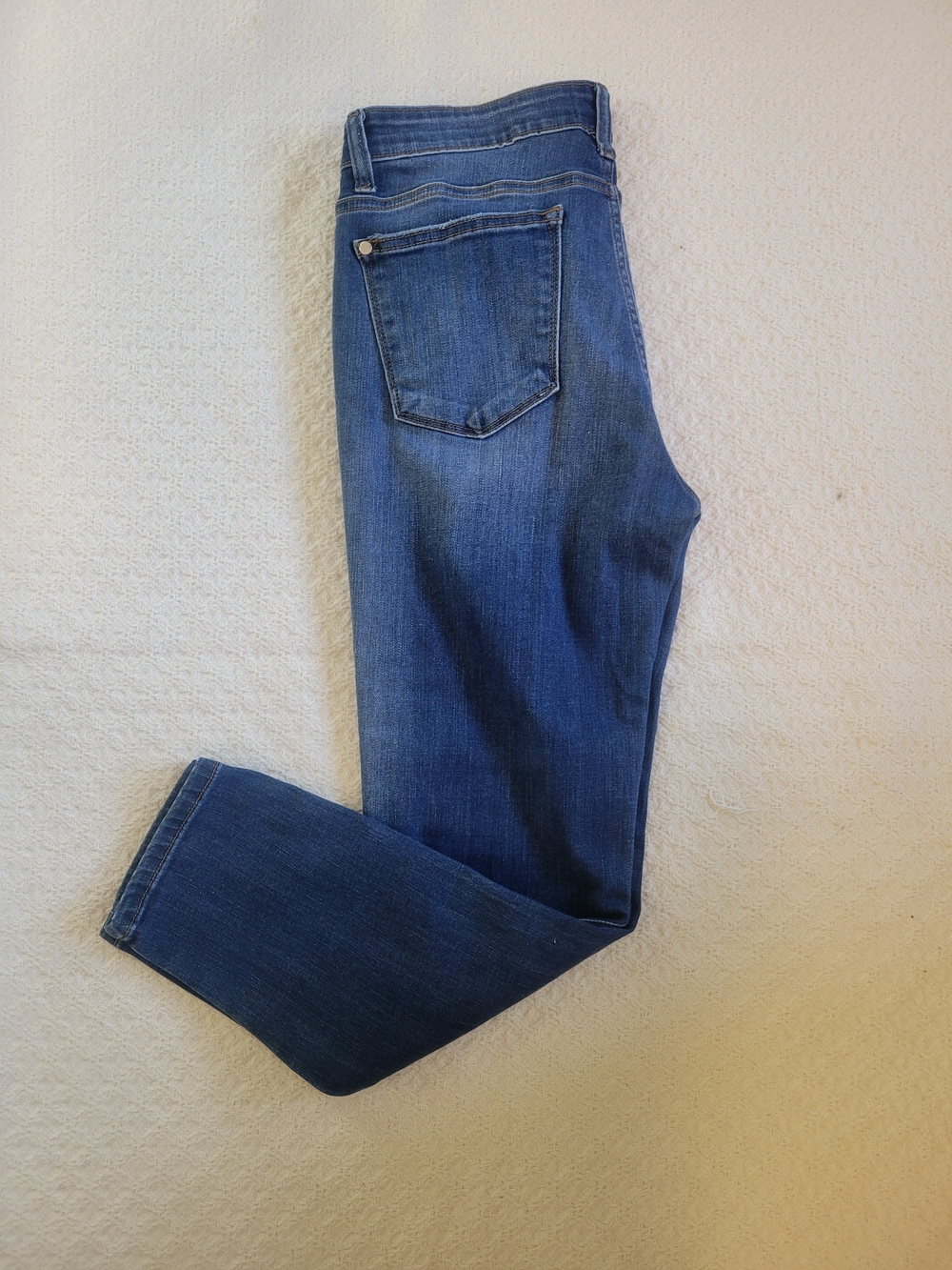 Judy Blue Relaxed Fit Slim Jeans in Medium Blue Wash